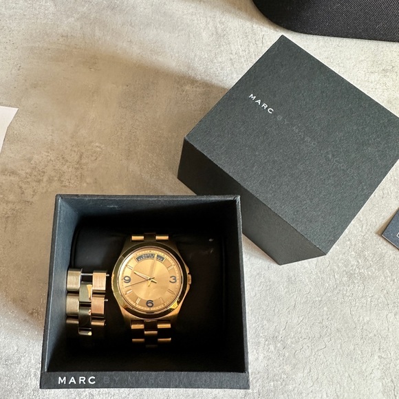 Marc by Marc Jacobs Watch - Picture 4 of 5